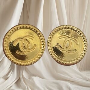 Auth. CHANEL Goldtone Buttons (Earrings)